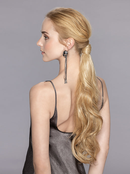 CHAMPAGNE in SAHARA BEIGE MIX 26.20.19 | Light Golden Blonde and Light Strawberry Blonde with Light Honey Blonde Blend