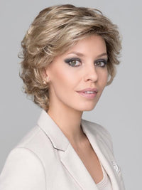 DAILY by ELLEN WILLE in CHAMPAGNE ROOTED 22.20.25 | Light Neutral Blonde, Light Strawberry Blonde, and Lightest Golden Blonde Blend with Shaded Roots