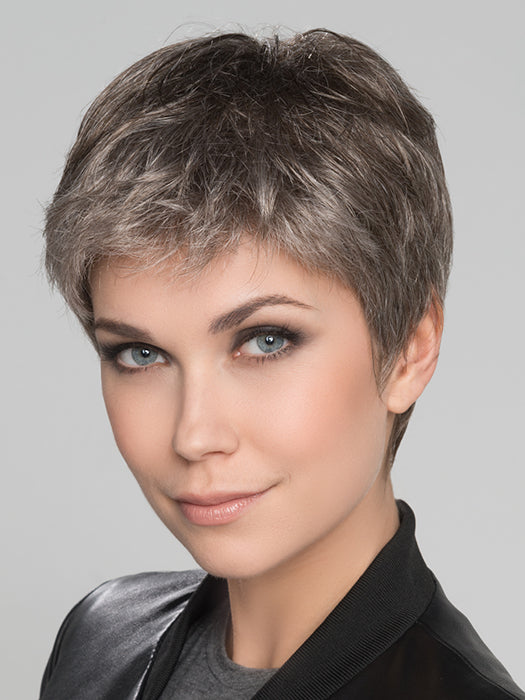 RISK COMFORT by Ellen Wille in SMOKE ROOTED 38.48.36 | Medium Brown blended with 35% Pure White